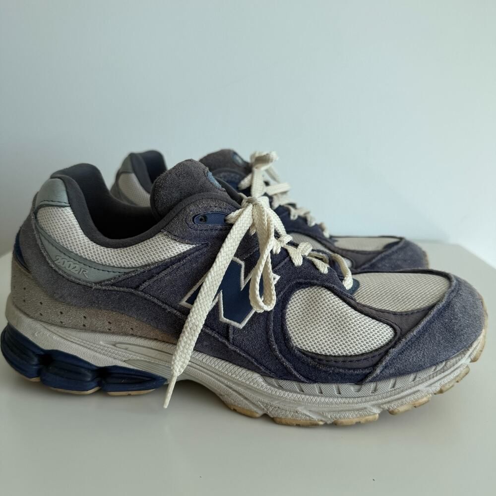 New Balance 2002R Shoes Men 9.5 Suede Blue Tan Distressed Chunky Sneaker M2002RG